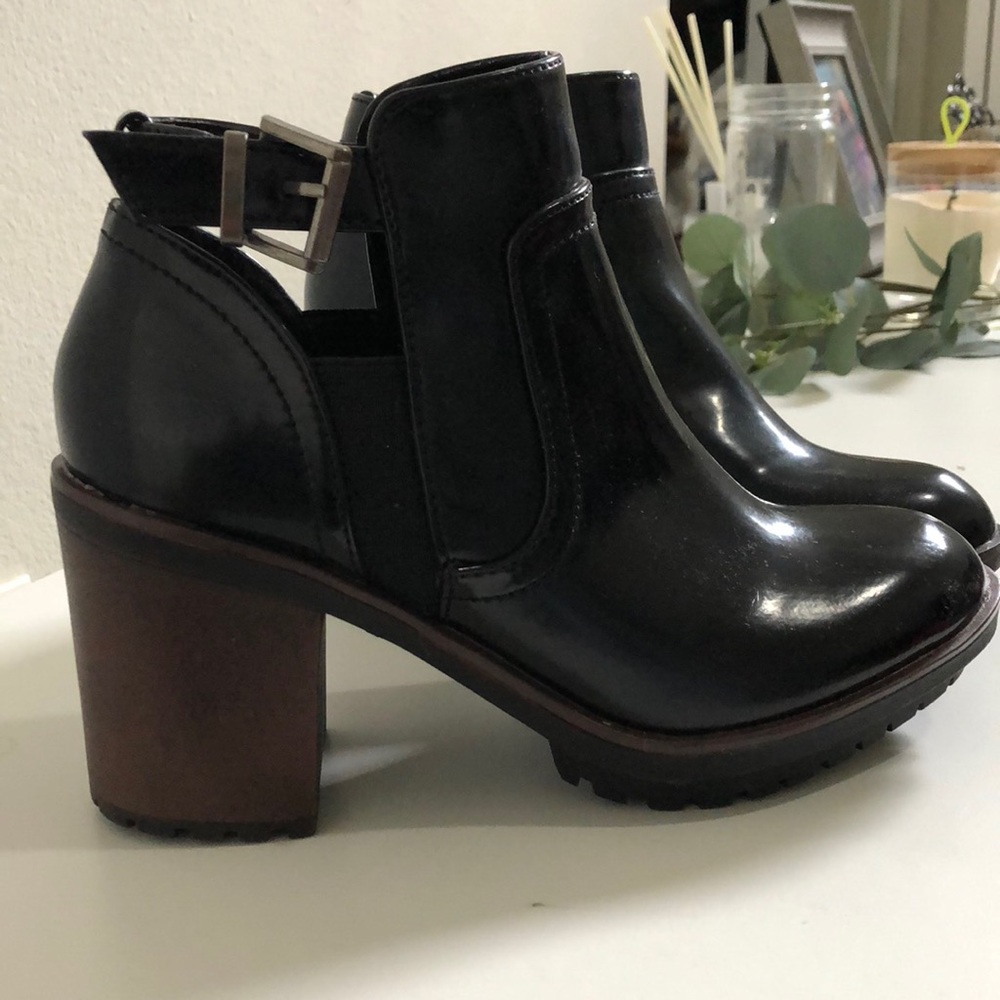 Chunky Heel Chelsea Ankle Boots